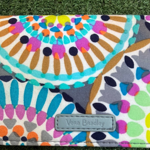 Checkbook cover - Picture 2 of 4